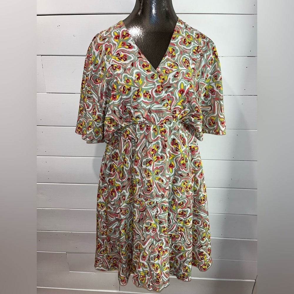 THE KORNER – Floral Wrap Dress size S